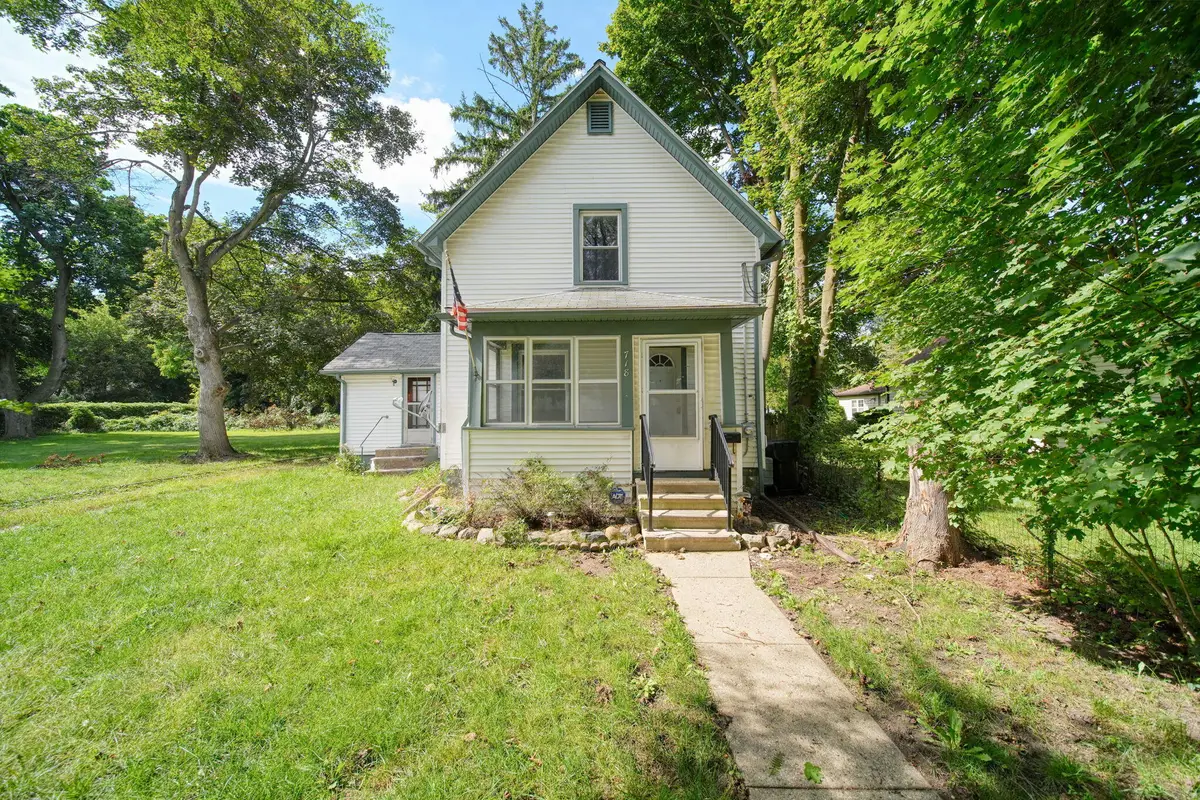 718 N Blackstone Street, Jackson, MI 49202 - #1