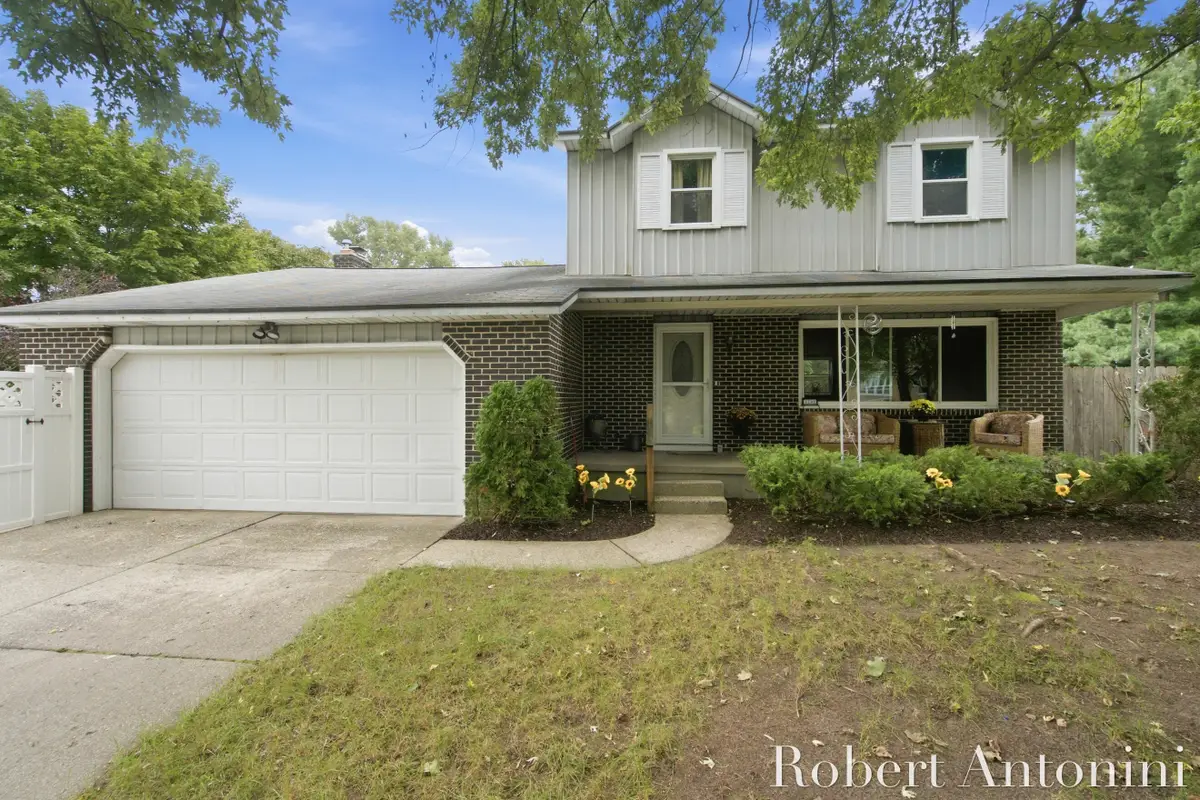 3756 Summit View Drive Ne, Grand Rapids, MI 49525 - #1