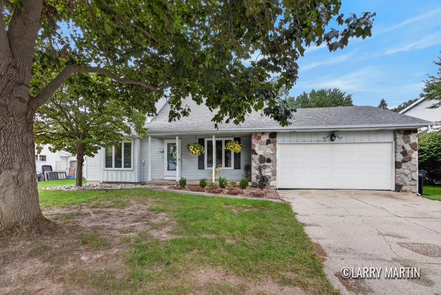 3131 Willow Creek Drive Sw, Grandville, MI 49418 - #2