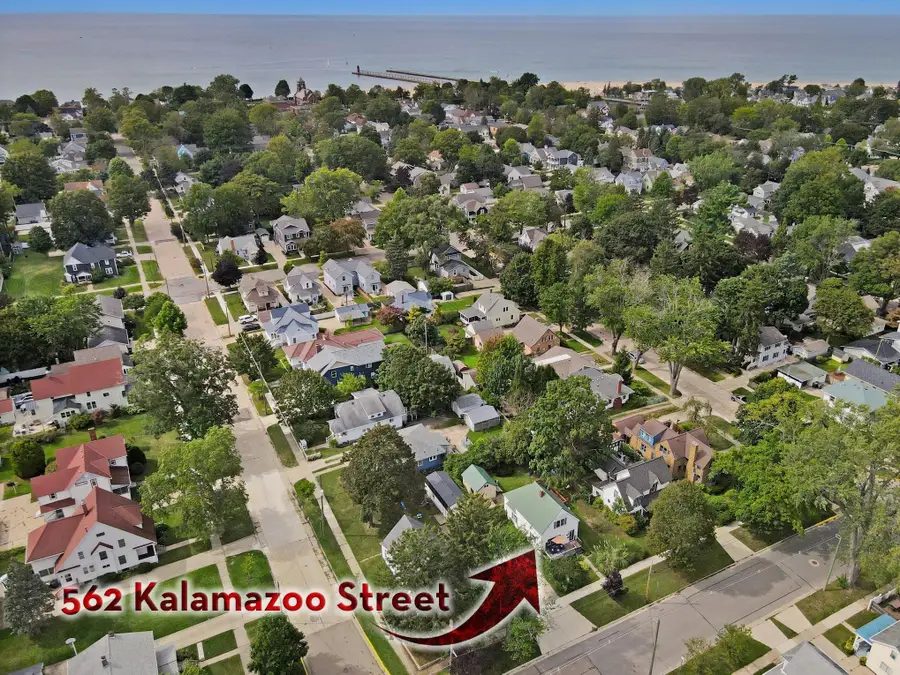 562 Kalamazoo Street, South Haven, MI 49090 - #2
