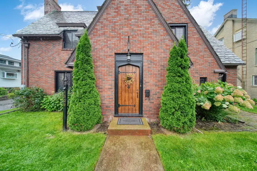 1309 W Franklin Street, Jackson, MI 49203 - #2
