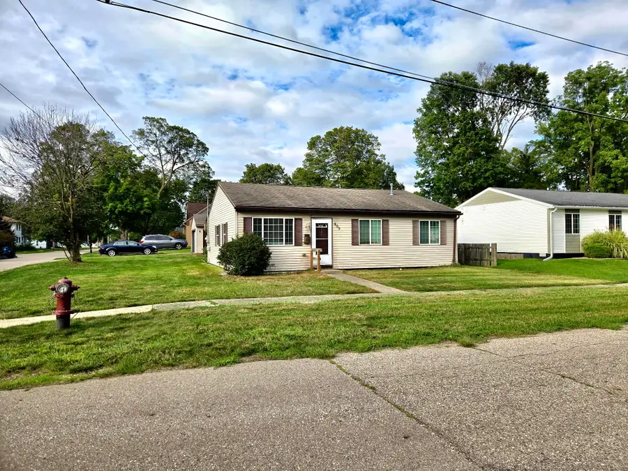 409 E Division Street, Vicksburg, MI 49097 - #3