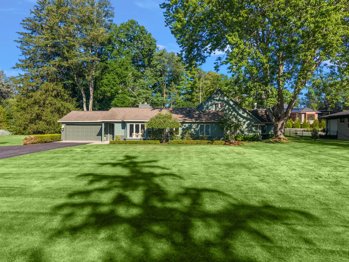6230 Darramoor Road, Bloomfield Hills, MI 48301 - #1