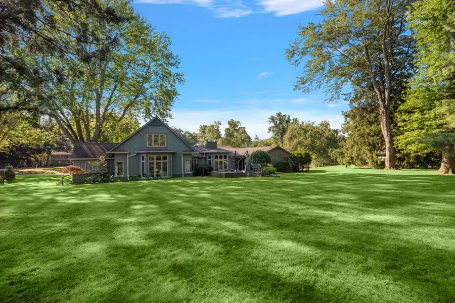 6230 Darramoor Road, Bloomfield Hills, MI 48301 - #2