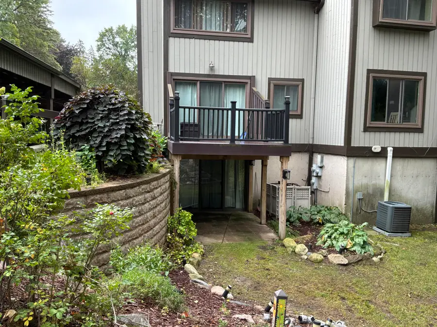 515 Victoria Square, Brighton, MI 48116 - #2