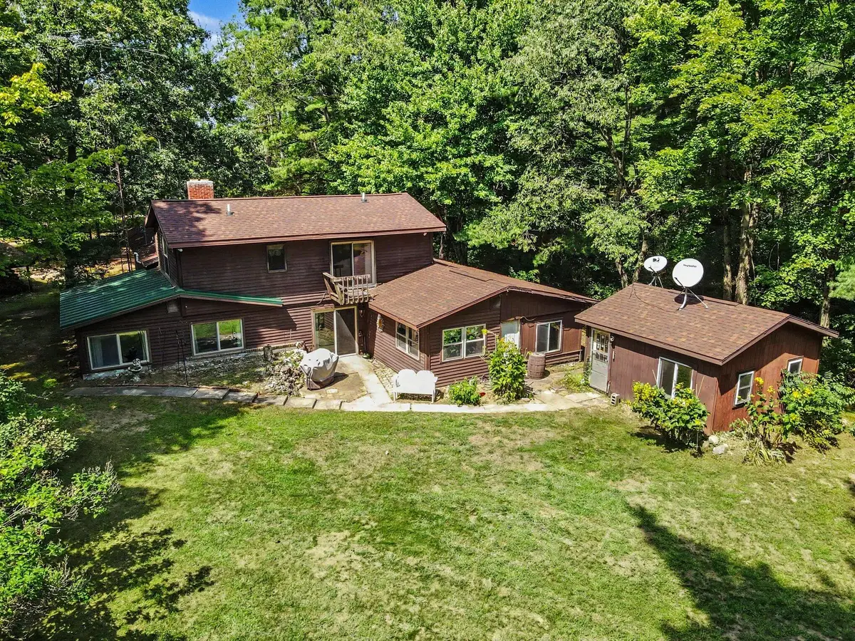 21801 W Cutler Road, Howard City, MI 49329 - #1
