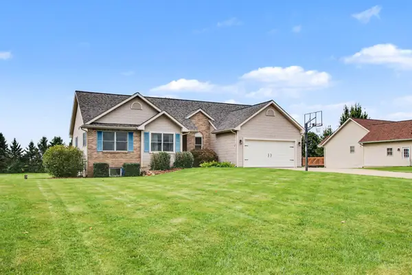 27357 Birmingham Court, Paw Paw, MI 49079