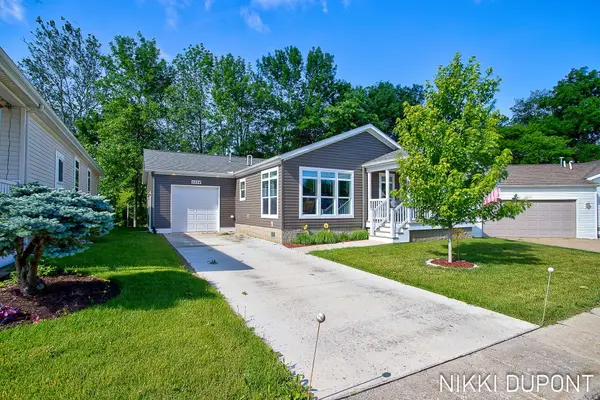 5254 W Scenic Turn Lane, Holland, MI 49423