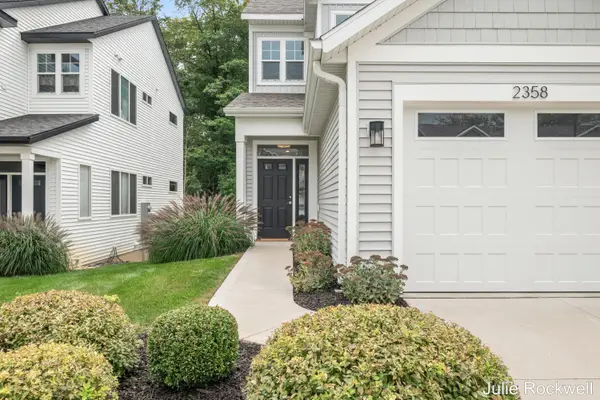 2358 Watertown Way, Grand Rapids, MI 49505