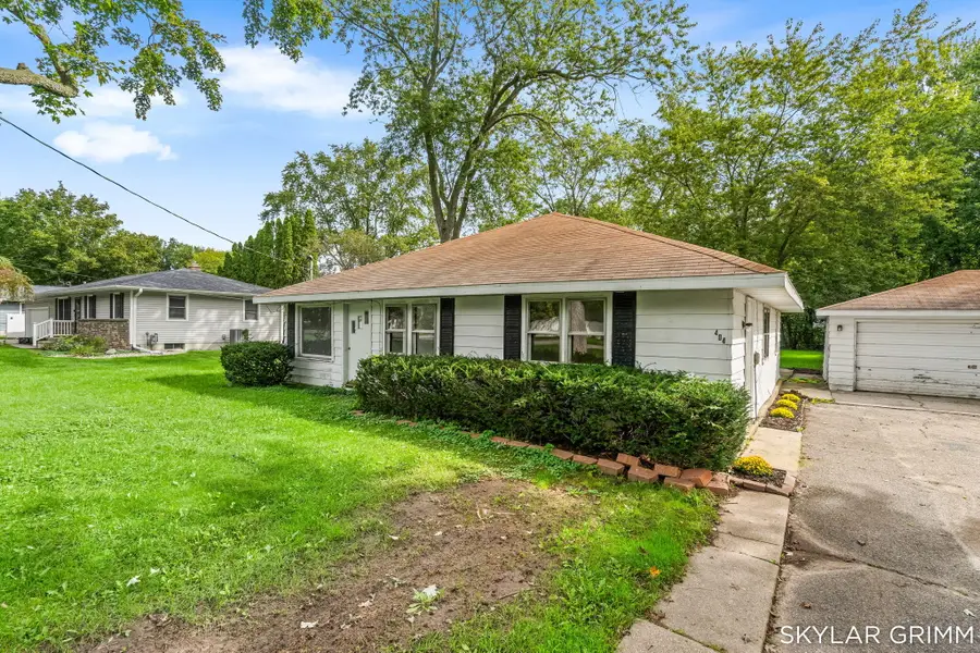 404 Park Street, Coopersville, MI 49404 - #2