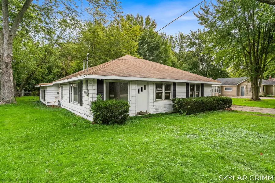 404 Park Street, Coopersville, MI 49404 - #3