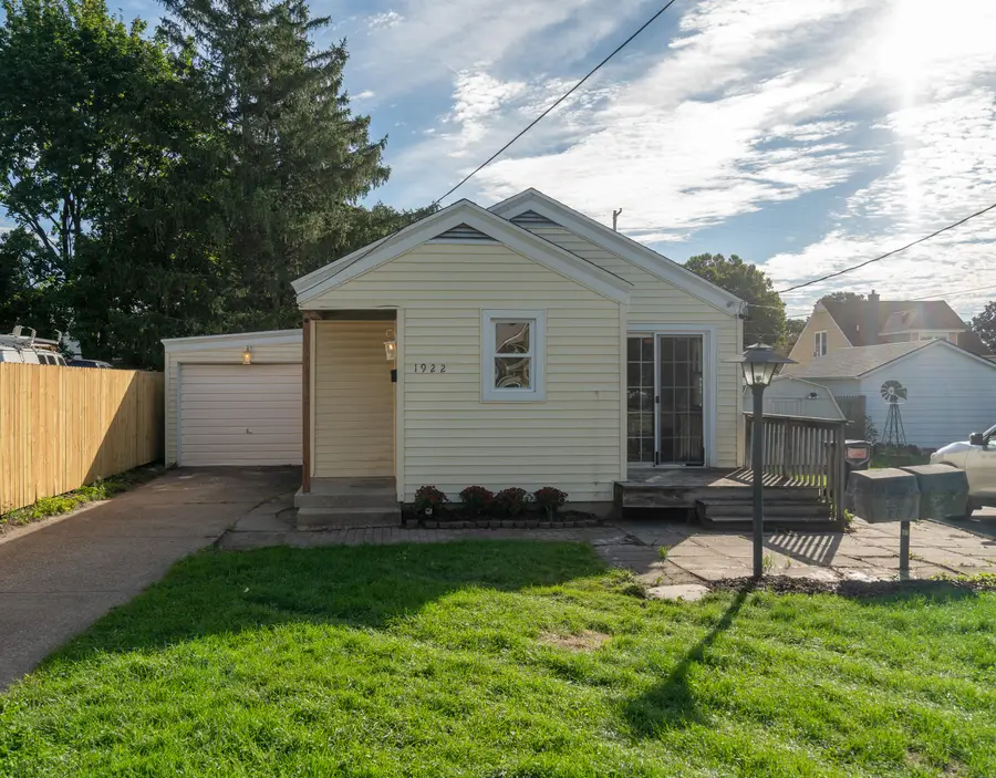 1922 Delwood Avenue Sw, Wyoming, MI 49509 - #2