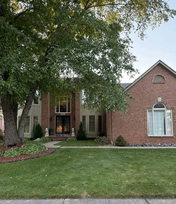 46793 Springwood Drive, Macomb, MI 48044