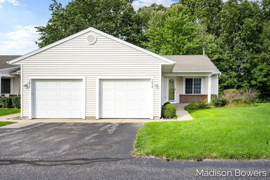 7079 W Cannon Place Drive Ne, Rockford, MI 49341 - #2