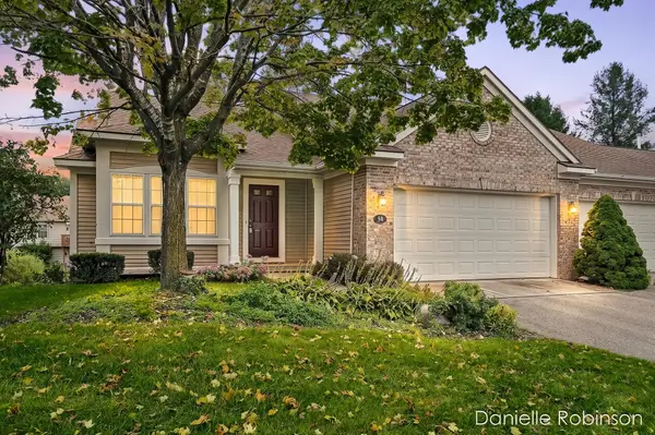54 Aspen Lane Ne, Grand Rapids, MI 49546