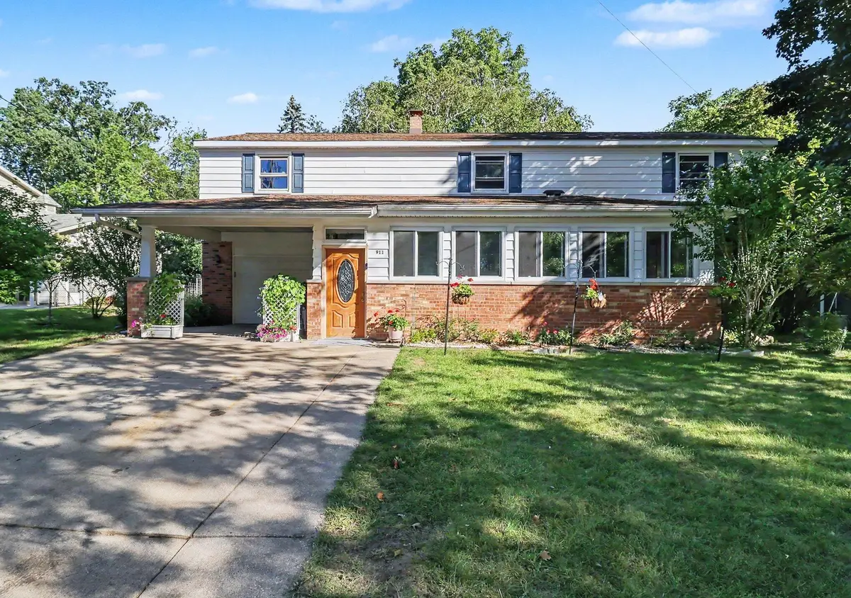 911 Seminole Avenue, Ludington, MI 49431 - #1