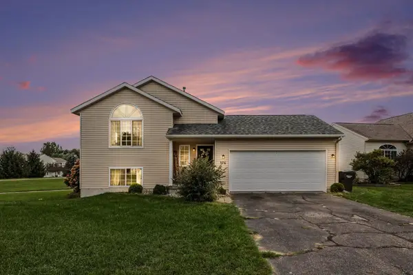 376 Prairie Run Drive Ne, Cedar Springs, MI 49319