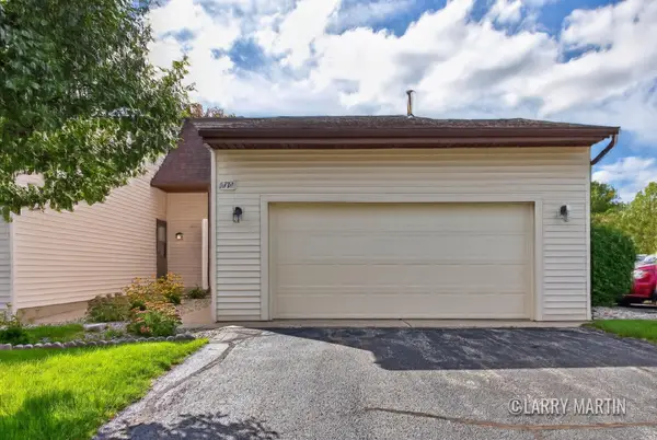 2752 Stonebluff Drive Sw #99, Wyoming, MI 49519