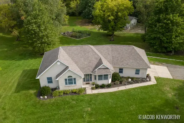 12285 Downes Street Ne, Lowell, MI 49331