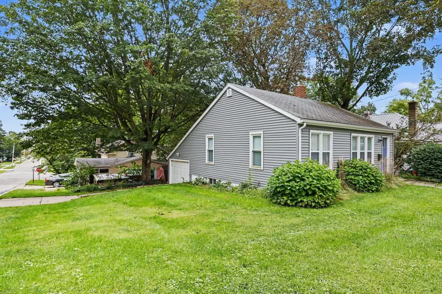 208 N Oak Street, Buchanan, MI 49107 - #2