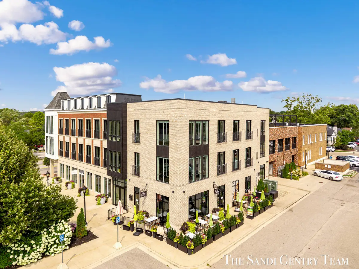 110 W Savidge Street #202, Spring Lake, MI 49456 - #1