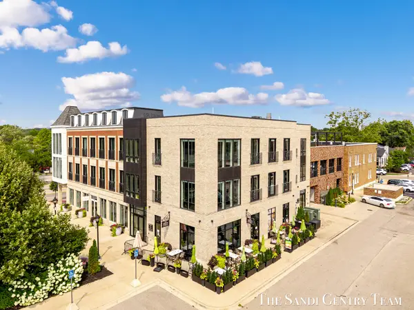 110 W Savidge Street #202, Spring Lake, MI 49456