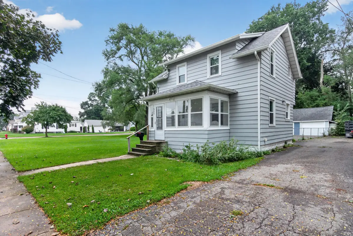 555 N Pleasant Street, Jackson, MI 49202 - #1