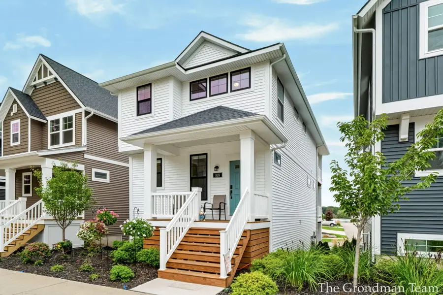 818 S Lake Street, Whitehall, MI 49461 - #3