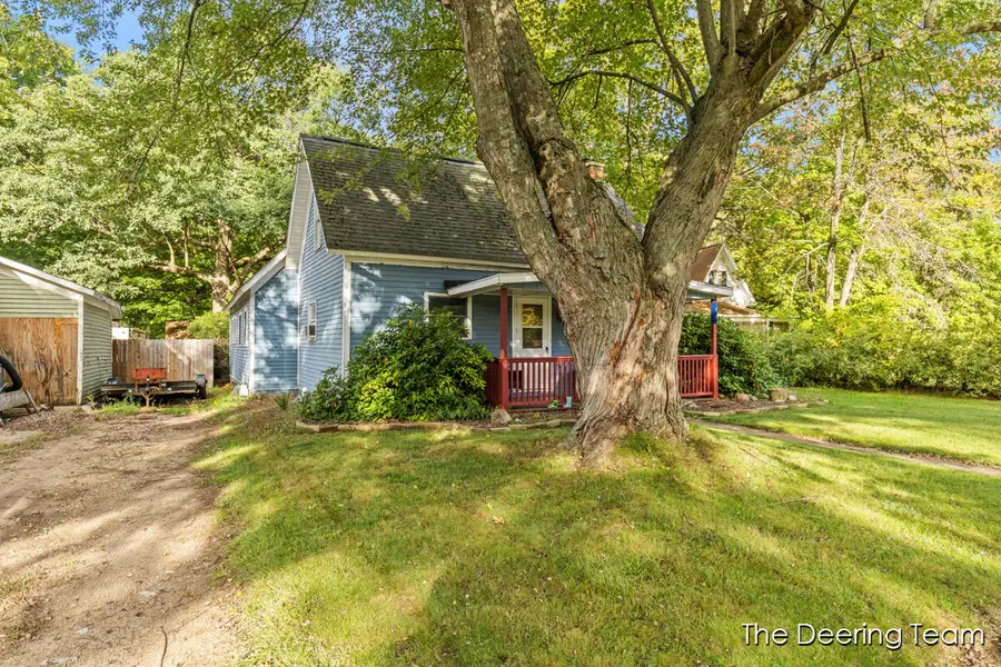 21 S Gibbs Street, White Cloud, MI 49349 - #3