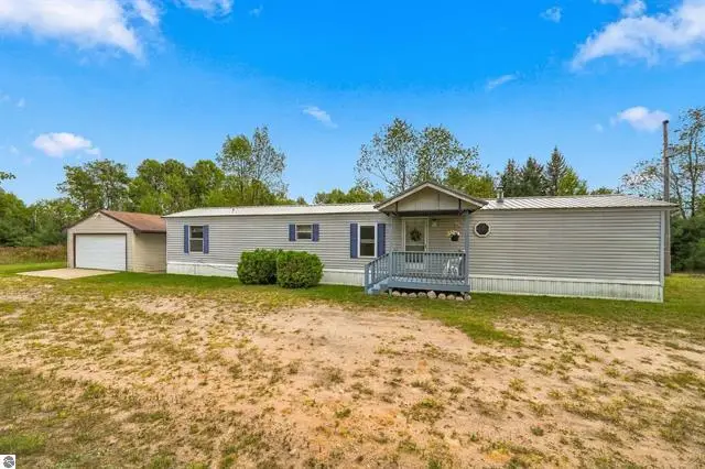 6890 E 46 Road, Cadillac, MI 49601 - #2