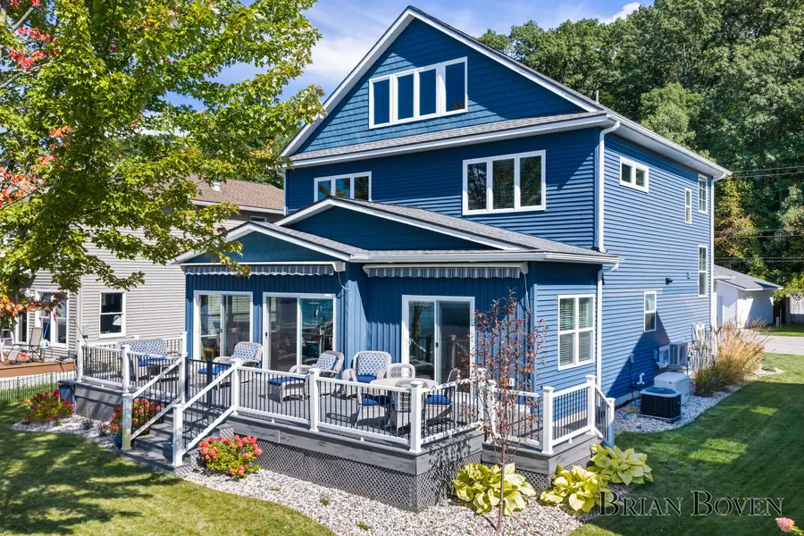 2013 Lake Street, Pierson, MI 49339 - #2