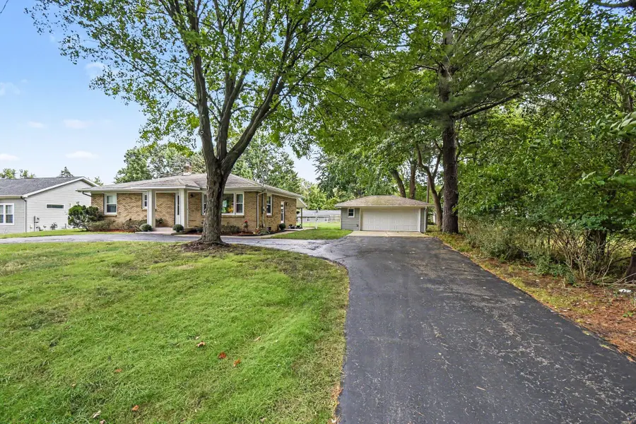 4690 Burlingame Avenue Sw, Wyoming, MI 49509 - #2