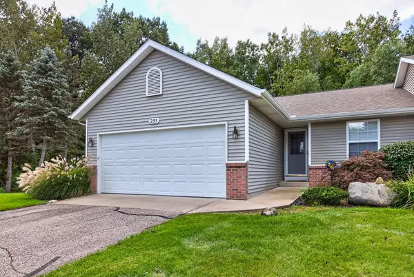 255 Timber Creek Circle Nw, Comstock Park, MI 49321