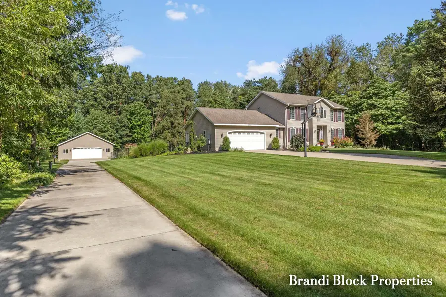 3733 Webber Pines Drive Ne, Grand Rapids, MI 49525 - #2
