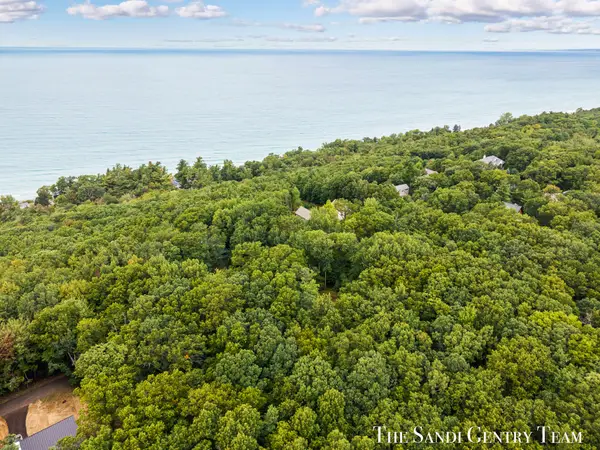 3177 N Silver Ridge Road, Mears, MI 49436