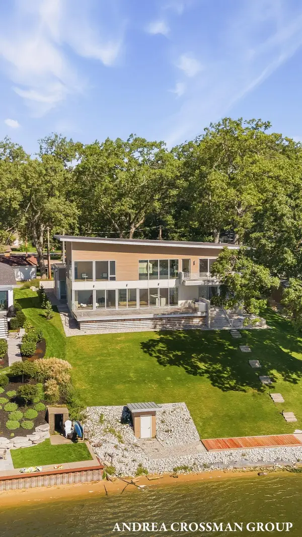 602 Lawn Avenue, Holland, MI 49424