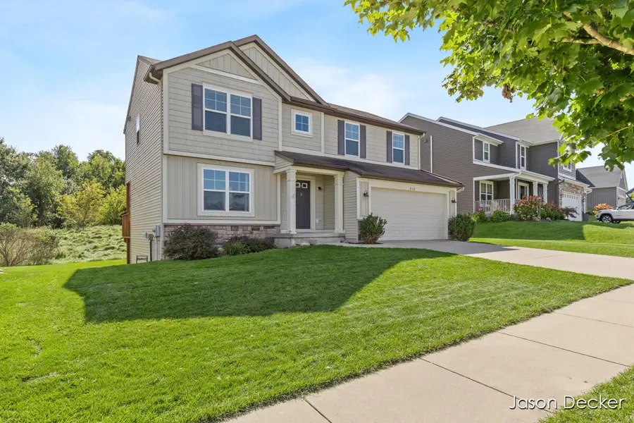 518 Orchard Drive Ne, Rockford, MI 49341 - #2