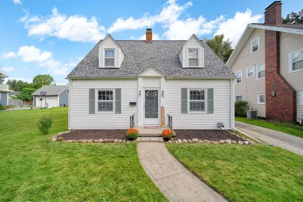716 Woodfield Drive, Jackson, MI 49203