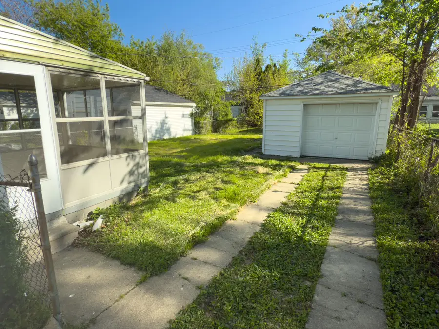 18761 Kingsville Street, Harper Woods, MI 48225 - #2