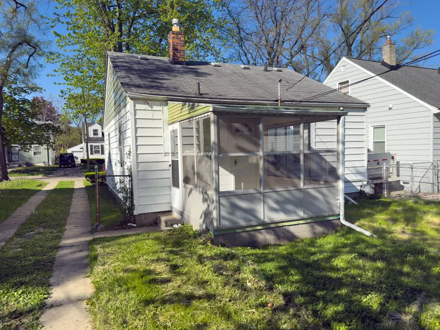 18761 Kingsville Street, Harper Woods, MI 48225 - #3