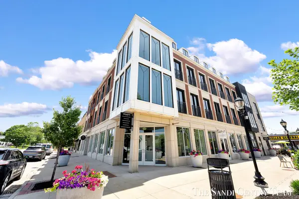 110 W Savidge Street #206, Spring Lake, MI 49456