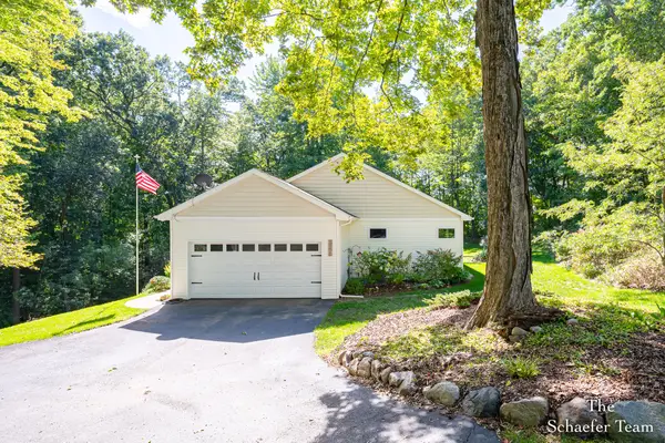 19020 Foreman Street Se, Lowell, MI 49331