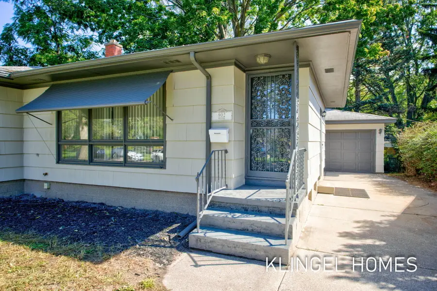 902 S Despelder Street, Grand Haven, MI 49417 - #2