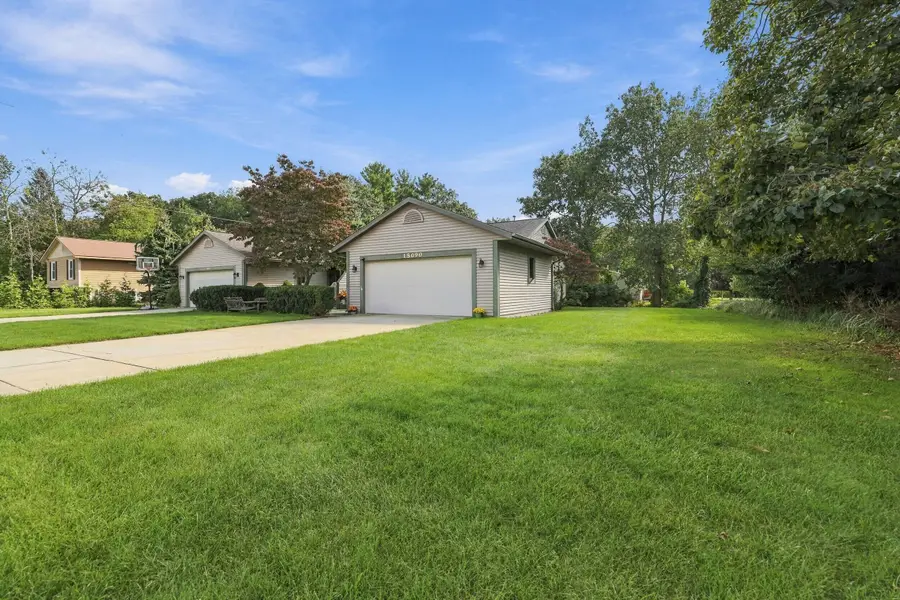 18090 Cherokee Drive, Spring Lake, MI 49456 - #2