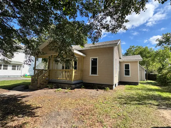 116 E Railroad Street, Dowagiac, MI 49047