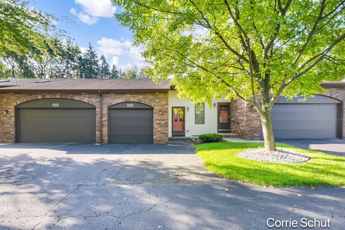 3238 Arrowhead Arms Court Sw, Grandville, MI 49418 - #1