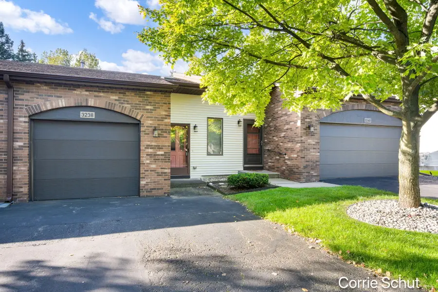 3238 Arrowhead Arms Court Sw, Grandville, MI 49418 - #2