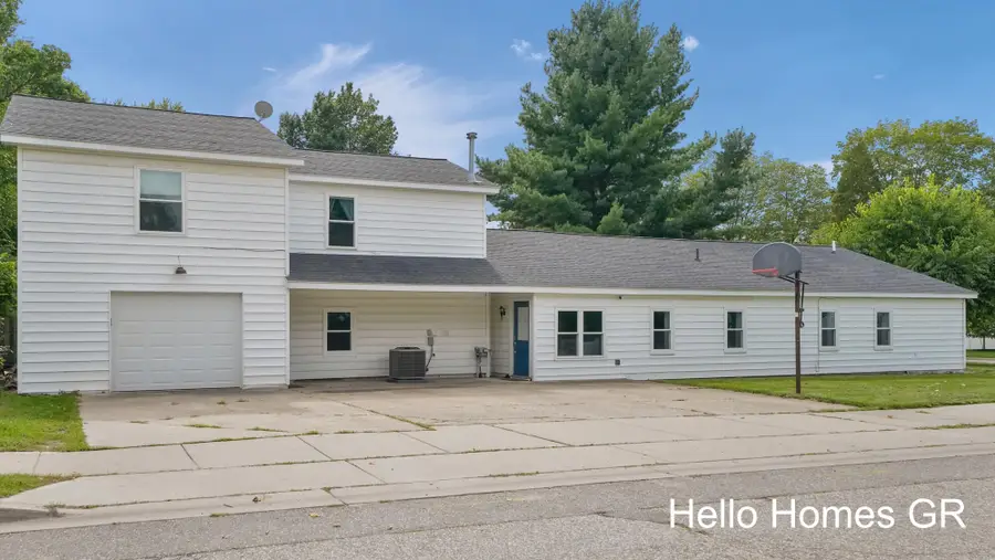 415 Grand Rapids Street, Middleville, MI 49333 - #2