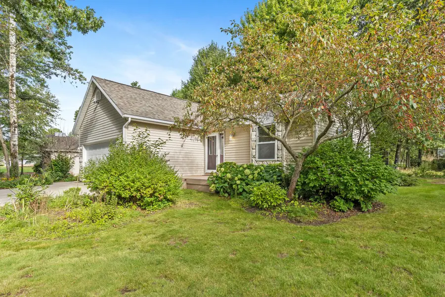10546 Wildwood Drive, Greenville, MI 48838 - #2