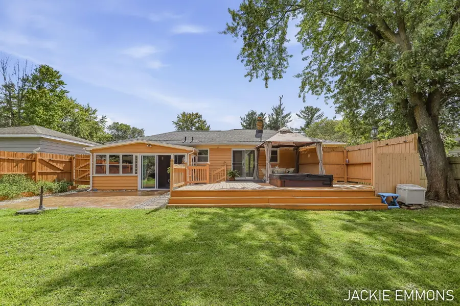 731 66th Street Se, Grand Rapids, MI 49548 - #2
